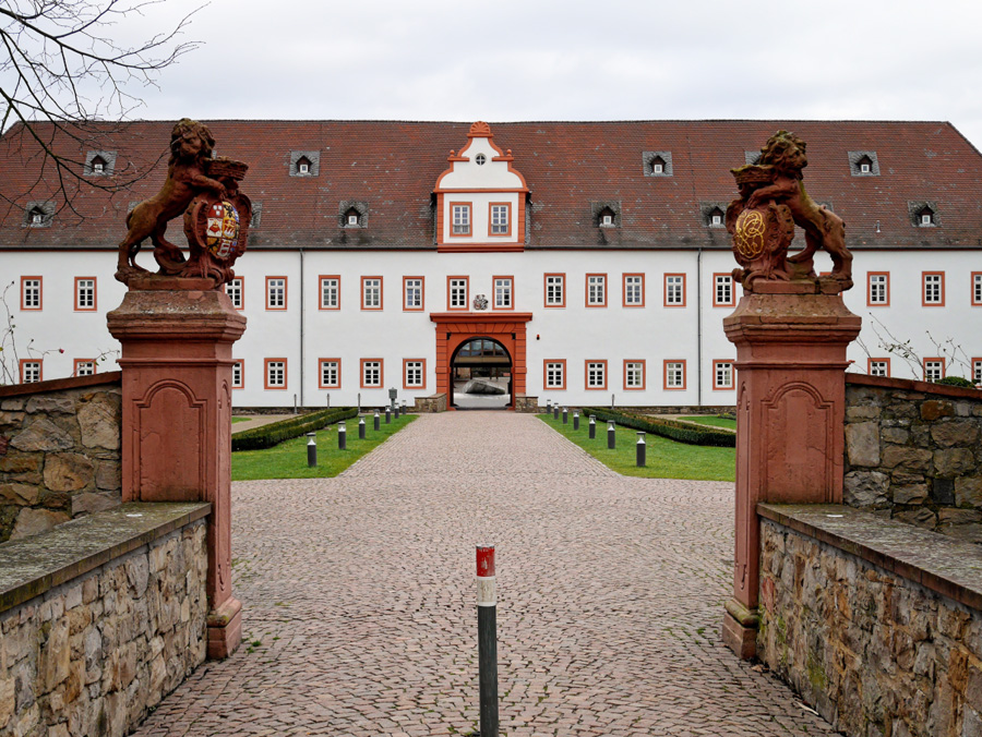 Schloss Schönborn (vorderes Schloss) in Heusenstamm