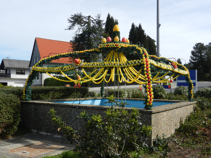 Osterbrunnen in Hassenroth am 22.03.2019