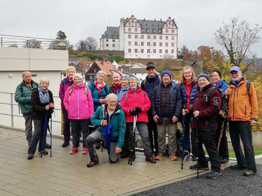 Mittelstreckler_vor-Schloss-Lichtenberg