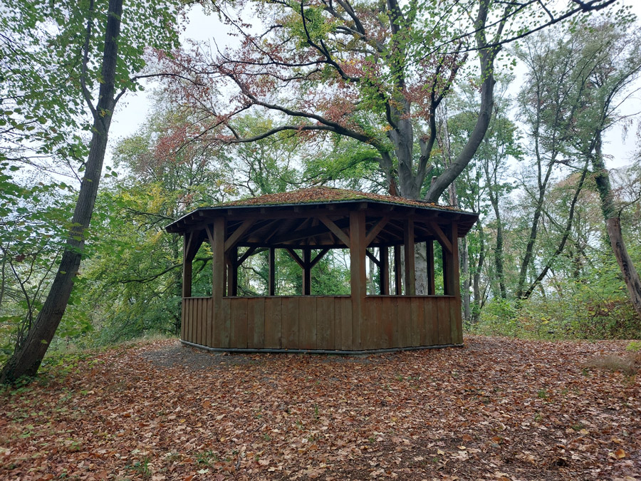 Schlosspark-Seeheim-Teehaeuschen