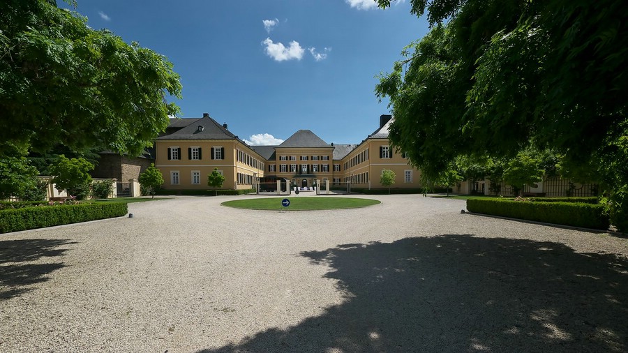Hauptportal von Schloss Johannisberg